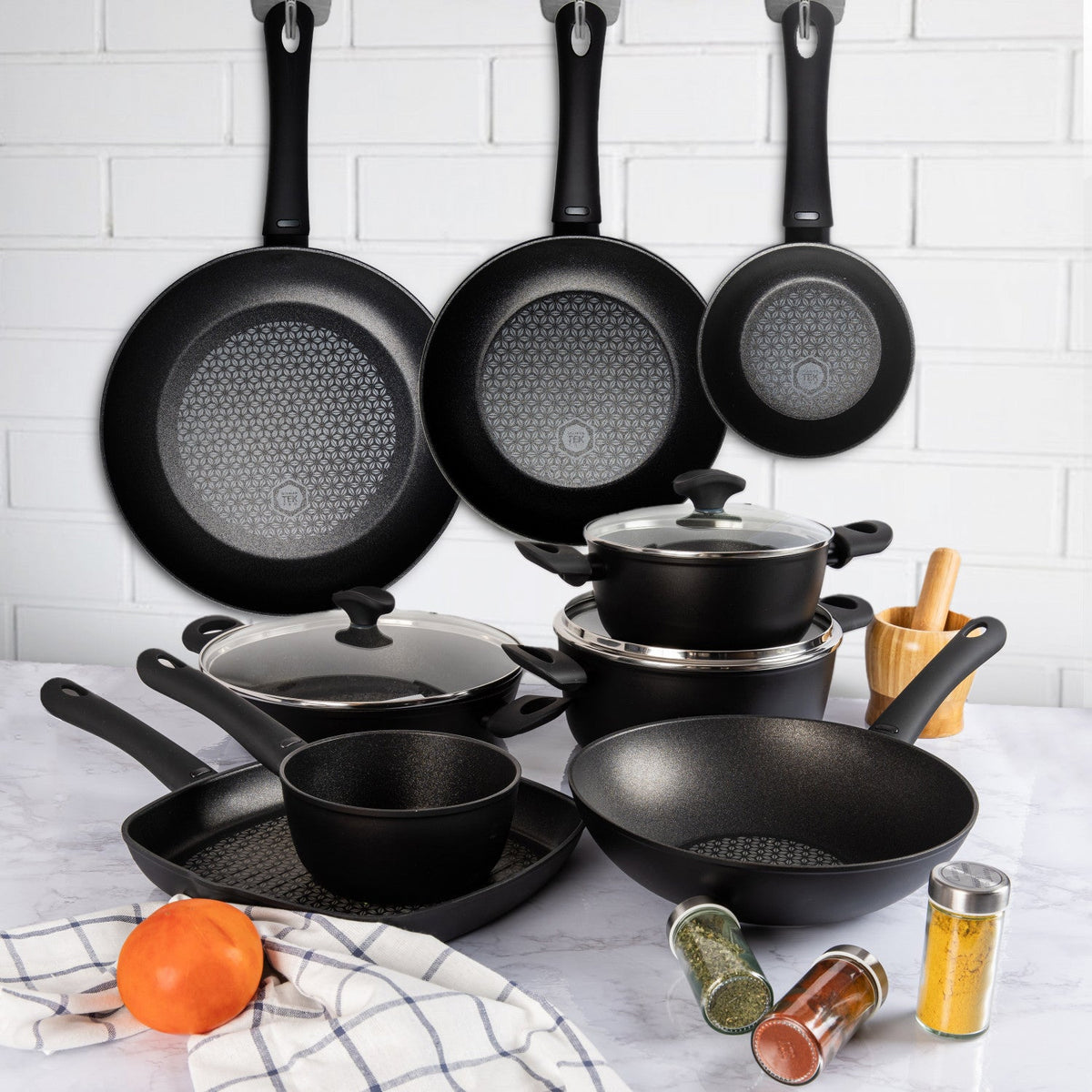 Arimi Diamante Italian Cookware Set - 12 Piece | Batterie De Cuisine Italienne Arimi Diamante - 12 Pieces